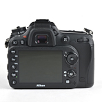 ῵D7100