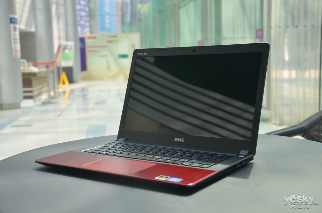 笔记本 正文   戴尔vostro 5460为轻商务人士量身打造,质感银,激情红
