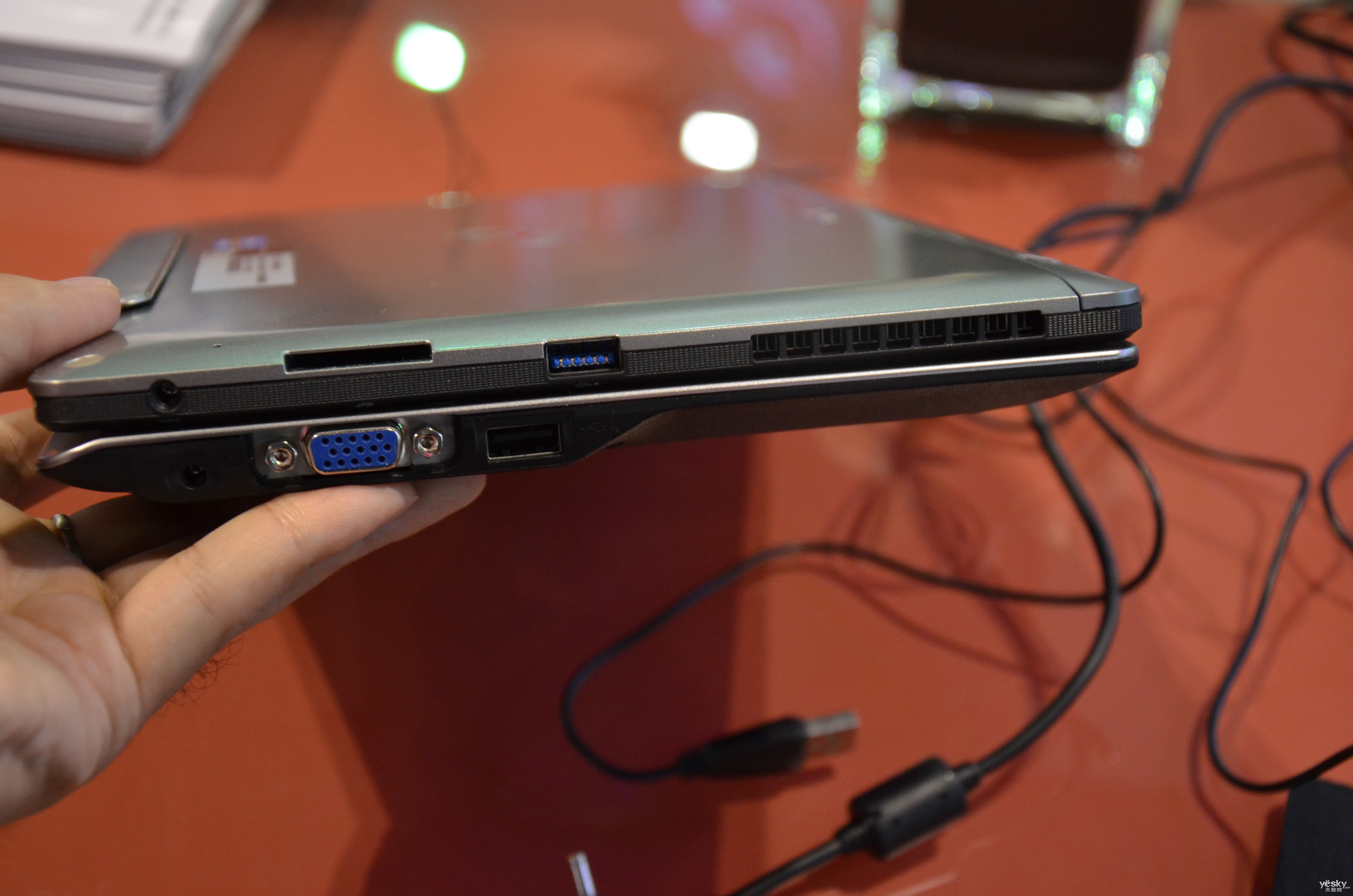 2013金融展:引以为傲 富士通q702图文解析