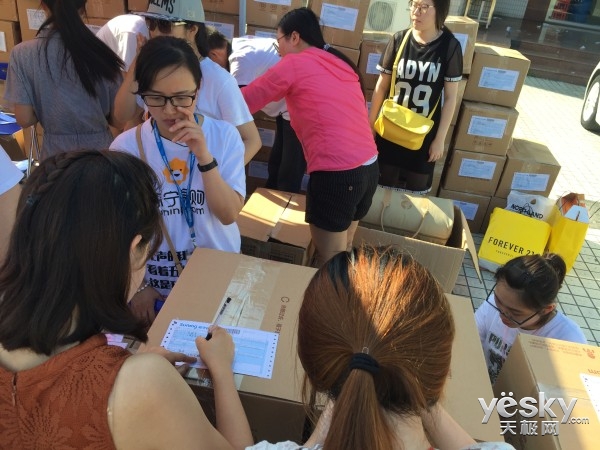 苏宁快递为上海高校毕业生免费寄包裹