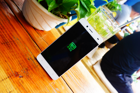 夏普c1手机评测爱奇艺深度定制追剧神器