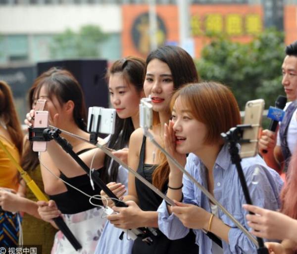 金域娱乐城注册网址:全民直播2020年或将撬动千亿资金