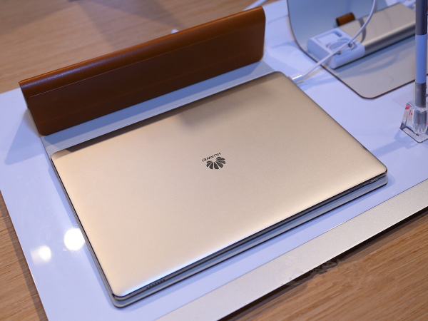 每日it极热oppor11plus售价公布3699元起