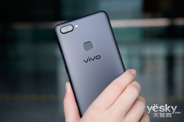 手机 导购 接受现实上班吧 但该换的手机还得换   9 月 21 日,vivo 在