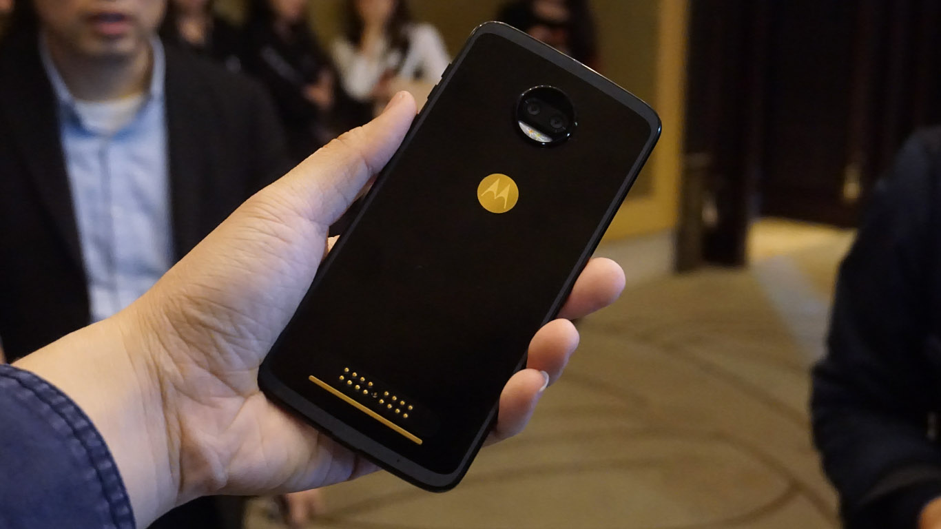 携手王牌特工 陈坤代言 moto z 2018图赏